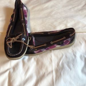 Women’s sperrys with plaid sides size 11